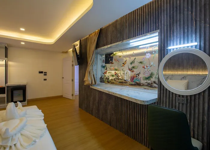 Hotel Airbus At Phawana Station Bangkok