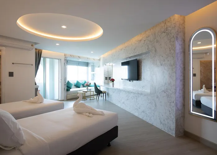 Hotel Airbus At Phawana Station Bangkok