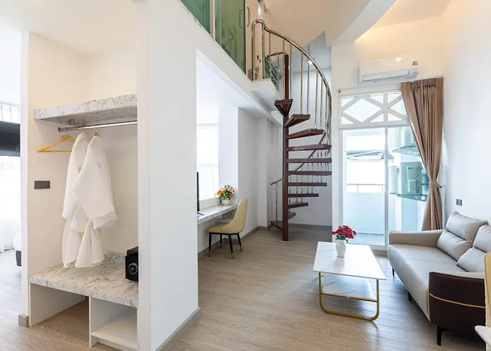 Hotel Airbus At Phawana Station Bangkok