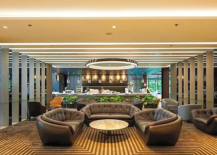 Airbus At Phawana Station Hotel Bangkok