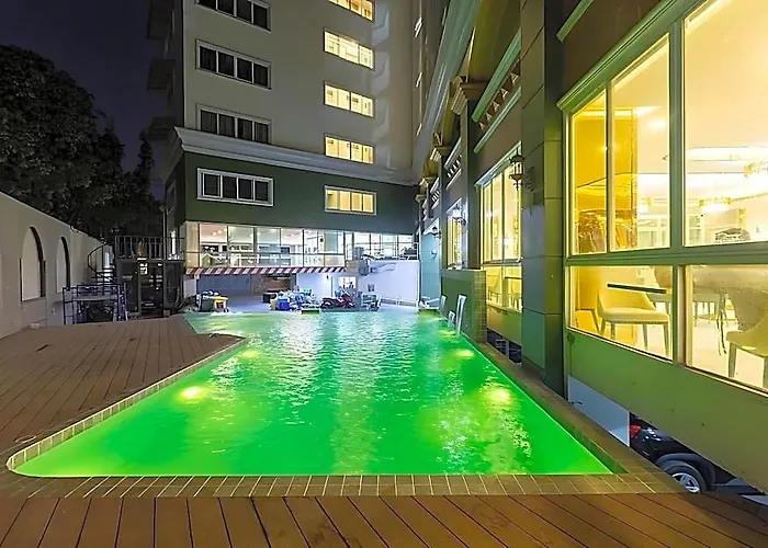 Hotel Airbus At Phawana Station Bangkok